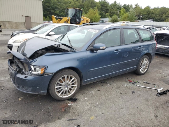 2008 Volvo V50 2.5T R-Design with VIN YV1MJ672682390833, listed as a Copart auction lot 72750754 with 105,330 mi miles and Salvage Title. Bid and sale history available at carsss.com. Image 1.