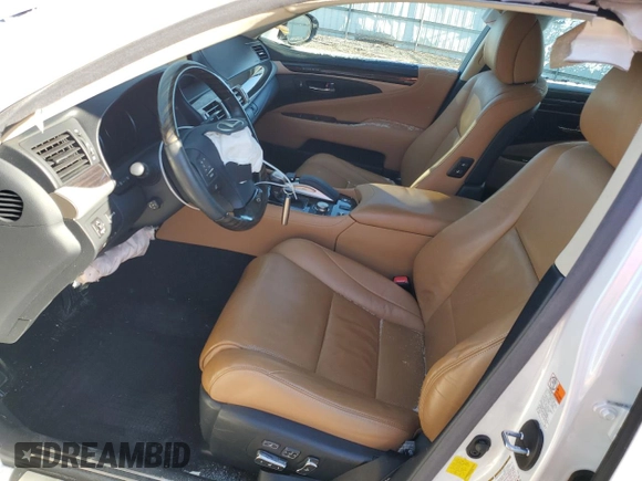 2016 Lexus LS 460 with VIN JTHCL5EF9G5026896, listed as a Copart auction lot 86105034 with 33,073 mi miles and Salvage title. Bid and sale history available at DreamBid. Image 7.