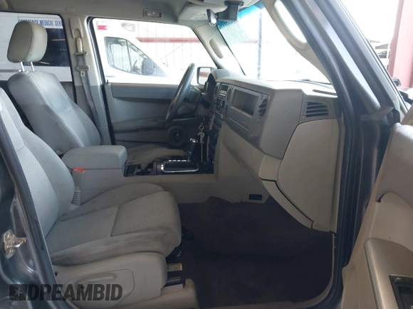 2006 Jeep Commander z VIN 1J8HG48K16C195800, wystawiony jako IAAI lot #42759192 z przebiegiem 186 739 mil mil oraz . Historia ofert i sprzedaży dostępna na DreamBid. Obrazek 5.