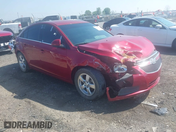 2014 Chevrolet Cruze 1LT z VIN 1G1PC5SB5E7127660, wystawiony jako IAAI lot #41955448 z przebiegiem 163 148 mil mil oraz . Historia ofert i sprzedaży dostępna na DreamBid. Obrazek 1.