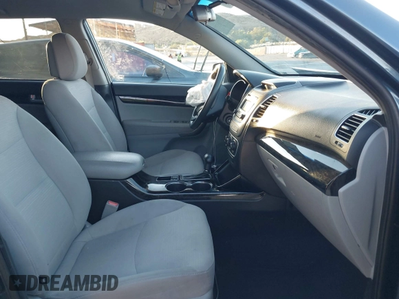 2015 Kia Sorento LX with VIN 5XYKT3A69FG607845, listed as a IAAI auction lot 40806894 with 102,416 mi miles and . Bid and sale history available at DreamBid. Image 5.