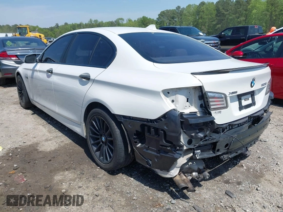 2013 BMW 5 Series 528i xDrive with VIN WBAXH5C52DD113388, listed as a IAAI auction lot 41997250 with 145,990 mi miles and . Bid and sale history available at carsss.com. Image 3.