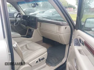 2005 Cadillac Escalade ESV z VIN 3GYFK66NX5G147854, wystawiony jako IAAI lot #42375952 z przebiegiem Nie podano mil oraz . Historia ofert i sprzedaży dostępna na DreamBid. Obrazek 5.