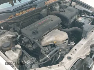 2005 Toyota Camry XLE z VIN 4T1BE32K85U582998, wystawiony jako IAAI lot #43438442 z przebiegiem 228 586 mil mil oraz . Historia ofert i sprzedaży dostępna na DreamBid. Obrazek 12.