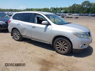 2013 Nissan Pathfinder SL with VIN 5N1AR2MM7DC615972, listed as a IAAI auction lot 42584924 with 154,231 mi miles and . Bid and sale history available at DreamBid. Image 1.