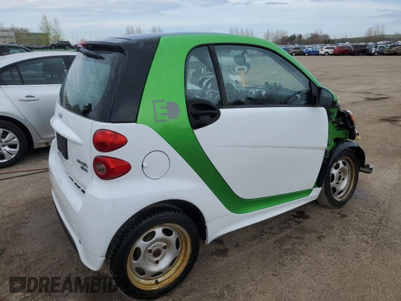 2014 Smart fortwo Passion with VIN WMEEJ9AA2EK763908, listed as a Copart auction lot 56653535 with 26,423 mi miles and Clean title. Bid and sale history available at DreamBid. Image 3.