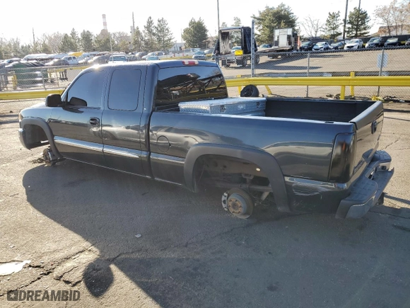2004 GMC Sierra 1500 SLT with VIN 1GTEK19T44E393660, listed as a Copart auction lot 47987365 with 215,828 mi miles and Clean Title. Bid and sale history available at carsss.com. Image 2.