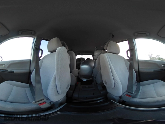 2015 Toyota Sienna LE AAS z VIN 5TDKK3DCXFS653627, wystawiony jako IAAI lot #41477920 z przebiegiem Nie podano mil oraz . Historia ofert i sprzedaży dostępna na DreamBid. Obrazek 20.