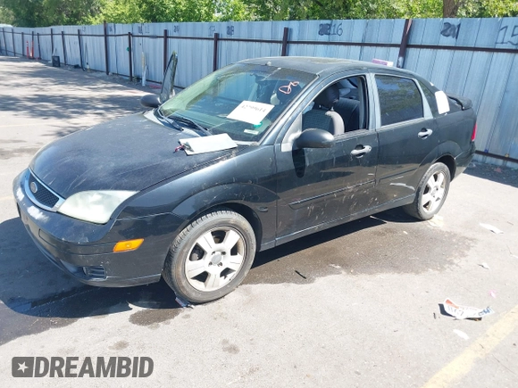 2007 Ford Focus S with VIN 1FAFP34N47W313952, listed as a IAAI auction lot 42799614 with 247,541 mi miles and . Bid and sale history available at DreamBid. Image 2.