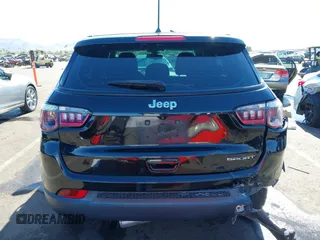 2018 Jeep Compass Sport with VIN 3C4NJCAB3JT368651, listed as a IAAI auction lot 40860158 with 69,801 mi miles. Bid and sale history available at carsss.com. Image 16.
