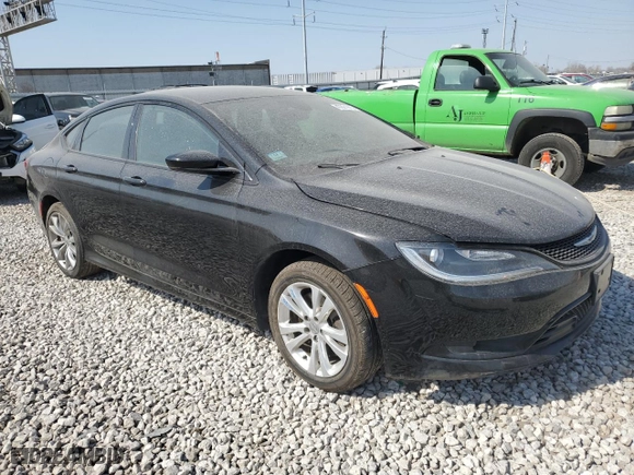 2015 Chrysler 200 S with VIN 1C3CCCDG5FN731987, listed as a Copart auction lot 47821015 with 40,540 mi miles and Non Repairable. Bid and sale history available at carsss.com. Image 4.