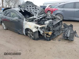 2015 Ford Fusion Energi Titanium with VIN 3FA6P0SU8FR284661, listed as a IAAI auction lot 41199944 with Not Provided miles. Bid and sale history available at carsss.com. Image 1.