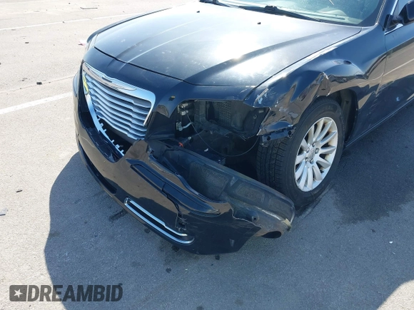 2012 Chrysler 300 z VIN 2C3CCAAG8CH245879, wystawiony jako IAAI lot #41811243 z przebiegiem 177 634 mil mil oraz . Historia ofert i sprzedaży dostępna na DreamBid. Obrazek 6.