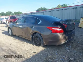 2016 Nissan Altima S with VIN 1N4AL3AP8GN381253, listed as a IAAI auction lot 42105545 with 217,627 mi miles and . Bid and sale history available at DreamBid. Image 3.