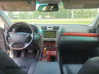 2007 Lexus LS 460 L с VIN JTHGL46FX75019997, выставлен на аукционе Copart как лот 65532475 с пробегом 132 084 миль миль и Чистый • Clean title. История ставок и продаж доступна на DreamBid. Изображение 9.