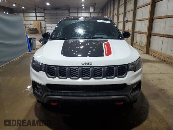 2025 Jeep Compass Trailhawk z VIN 3C4NJDDN6ST543410, wystawiony jako Copart lot #62530235 z przebiegiem 9 197 mil mil oraz Czysty tytuł • Clean title. Historia ofert i sprzedaży dostępna na DreamBid. Obrazek 5.