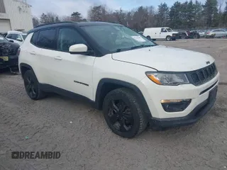 2019 Jeep Compass Latitude with VIN 3C4NJDBB6KT593118, listed as a IAAI auction lot 41747020 with 118,854 mi miles. Bid and sale history available at carsss.com. Image 1.