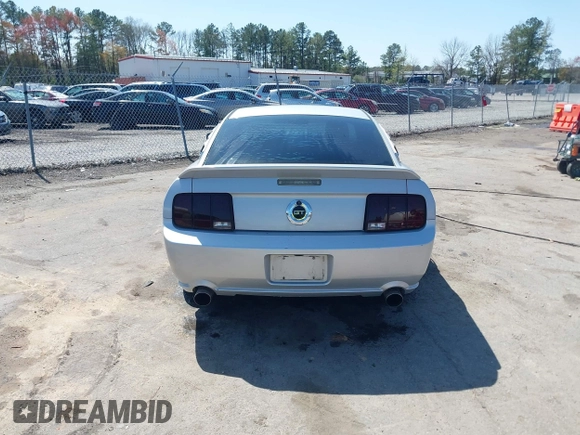 2006 Ford Mustang GT Deluxe with VIN 1ZVFT82H065247658, listed as a IAAI auction lot 41930064 with 167,308 mi miles and . Bid and sale history available at carsss.com. Image 16.