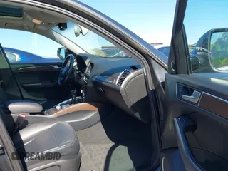 2017 Audi Q5 Premium Plus z VIN WA1L2AFPXHA058456, wystawiony jako IAAI lot #42061778 z przebiegiem 145 544 mil mil oraz . Historia ofert i sprzedaży dostępna na DreamBid. Obrazek 5.