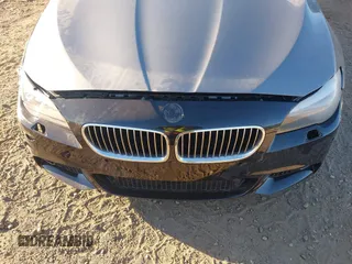 2013 BMW 5 Series 528i xDrive with VIN WBAXH5C5XDD112537, listed as a IAAI auction lot 40585977 with 999,999 mi miles. Bid and sale history available at carsss.com. Image 10.