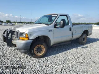 2001 Ford F-250 XL with VIN 1FTNF21L11EC49565, listed as a Copart auction lot 57776185 with 110,842 mi miles and Salvage title. Bid and sale history available at DreamBid. Image 1.