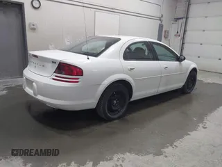 2006 Dodge Stratus SXT z VIN 1B3EL46XX6N153412, wystawiony jako IAAI lot #42096526 z przebiegiem 57 014 mil mil oraz . Historia ofert i sprzedaży dostępna na DreamBid. Obrazek 4.