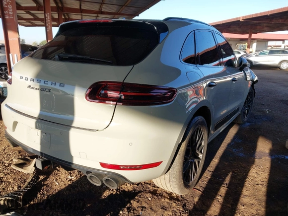 2017 Porsche Macan GTS with VIN WP1AG2A53HLB54104, listed as a IAAI auction lot 41216135 with 73,200 mi miles and . Bid and sale history available at DreamBid. Image 4.