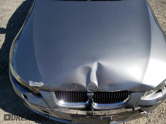 2008 BMW 3 Series 328i z VIN WBAWR33538P152346, wystawiony jako Copart lot #57101985 z przebiegiem 131 504 mil mil oraz Szkoda całkowita • Salvage title. Historia ofert i sprzedaży dostępna na DreamBid. Obrazek 11.