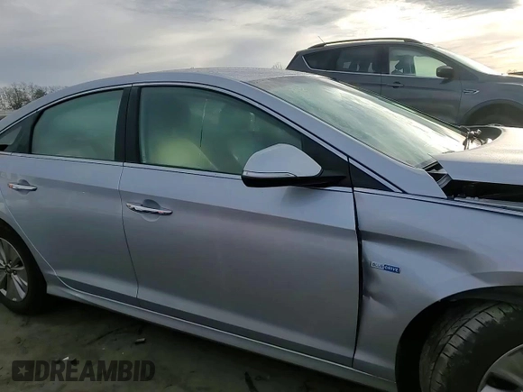 2018 Hyundai Sonata SE with VIN KMHE24L35JA083980, listed as a Copart auction lot 81924123 with 35,588 mi miles and . Bid and sale history available at DreamBid. Image 11.