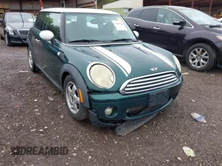 2009 MINI Cooper Hardtop with VIN WMWMF33579TW72493, listed as a IAAI auction lot 41861584 with 136,341 mi miles. Bid and sale history available at carsss.com. Image 6.