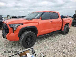 2023 Toyota Tundra TRD Pro Hybrid z VIN 5TFPC5DB7PX015384, wystawiony jako Copart lot #55332405 z przebiegiem 49 333 mil mil oraz Szkoda całkowita • Salvage title. Historia ofert i sprzedaży dostępna na DreamBid. Obrazek 1.