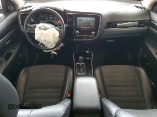 2020 Mitsubishi Outlander SE z VIN JA4AD3A33LZ006078, wystawiony jako Copart lot #55786005 z przebiegiem 68 115 mil mil oraz Czysty tytuł • Clean title. Historia ofert i sprzedaży dostępna na DreamBid. Obrazek 8.