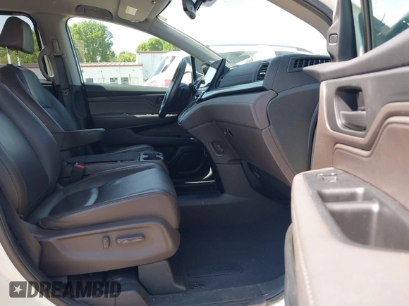 2019 Honda Odyssey EX-L with VIN 5FNRL6H76KB101969, listed as a IAAI auction lot 41985816 with 107,309 mi miles. Bid and sale history available at carsss.com. Image 5.