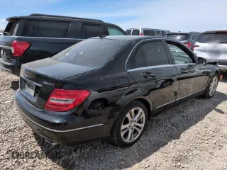 2013 Mercedes-Benz C 300 Sport z VIN WDDGF8AB2DA874626, wystawiony jako Copart lot #58544845 z przebiegiem Nie podano mil oraz Szkoda całkowita • Salvage title. Historia ofert i sprzedaży dostępna na DreamBid. Obrazek 3.
