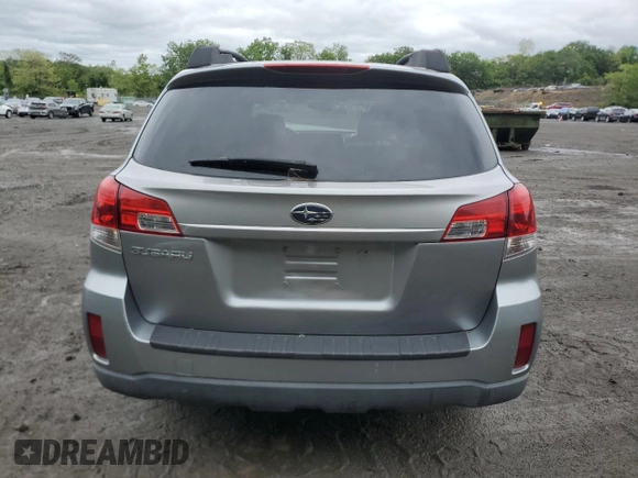 2011 Subaru Outback Premium z VIN 4S4BRBCC1B3352274, wystawiony jako Copart lot #57683785 z przebiegiem 128 169 mil mil oraz Szkoda całkowita • Salvage title. Historia ofert i sprzedaży dostępna na DreamBid. Obrazek 6.