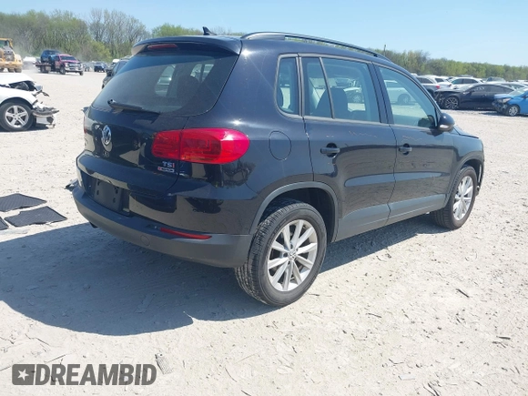 2017 Volkswagen Tiguan S z VIN WVGBV7AX8HK049943, wystawiony jako IAAI lot #42055240 z przebiegiem 113 330 mil mil oraz . Historia ofert i sprzedaży dostępna na DreamBid. Obrazek 4.