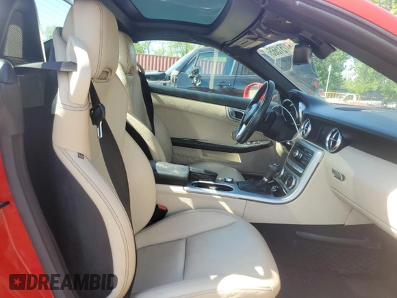 2013 Mercedes-Benz SLK 250 с VIN WDDPK4HA6DF051329, выставлен на аукционе Copart как лот 54751565 с пробегом 58 224 миль миль и Списание • Salvage title. История ставок и продаж доступна на DreamBid. Изображение 10.