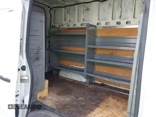 2017 Nissan NV Cargo SV z VIN 1N6AF0LY5HN804102, wystawiony jako IAAI lot #41942049 z przebiegiem 116 323 mil mil oraz . Historia ofert i sprzedaży dostępna na DreamBid. Obrazek 8.