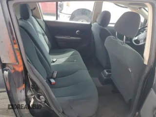 2011 Nissan Versa S z VIN 3N1BC1CP0BL369254, wystawiony jako Copart lot #51347595 z przebiegiem 131 860 mil mil oraz Szkoda całkowita • Salvage title. Historia ofert i sprzedaży dostępna na DreamBid. Obrazek 10.