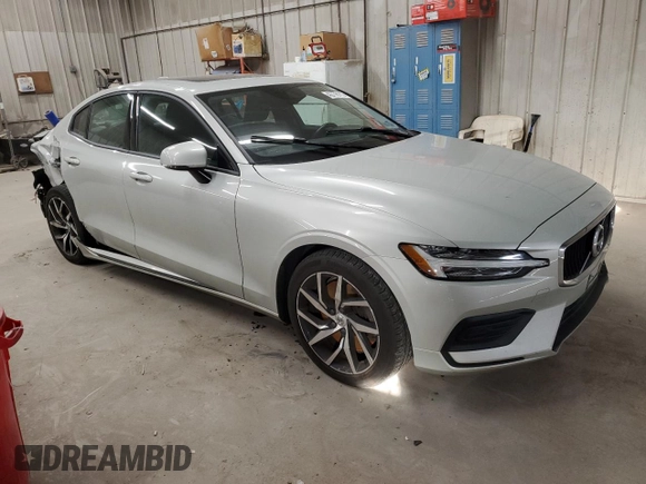 2020 Volvo S60 Momentum with VIN 7JRA22TK6LG072518, listed as a Copart auction lot 43778113 with 36,428 mi miles. Bid and sale history available at carsss.com. Image 4.