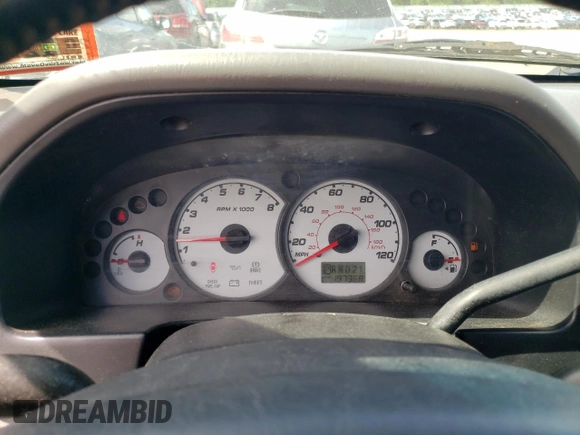 2003 Ford Escape XLT Popular 2 with VIN 1FMYU93133KB35168, listed as a Copart auction lot 57303335 with 197,368 mi miles and Salvage title. Bid and sale history available at DreamBid. Image 9.