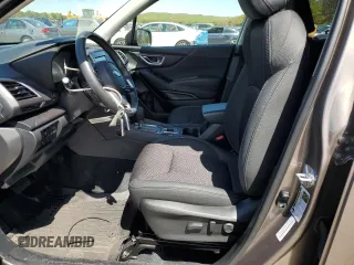 2024 Subaru Forester Premium z VIN JF2SKACC6RH463419, wystawiony jako Copart lot #55591345 z przebiegiem 4 930 mil mil oraz Szkoda całkowita • Salvage title. Historia ofert i sprzedaży dostępna na DreamBid. Obrazek 7.