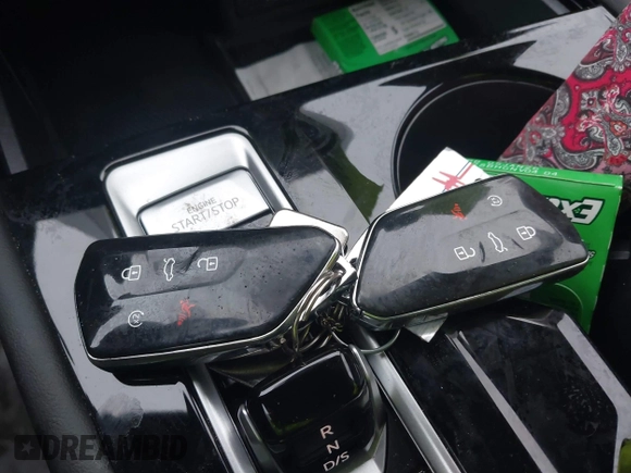 2024 Volkswagen Atlas SE z VIN 1V2HR2CA5RC573575, wystawiony jako IAAI lot #41508927 z przebiegiem 2 647 mil mil oraz . Historia ofert i sprzedaży dostępna na DreamBid. Obrazek 11.