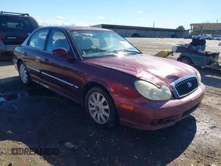 2002 Hyundai Sonata GLS with VIN KMHWF35HX2A586689, listed as a IAAI auction lot 41681385 with 273,132 mi miles. Bid and sale history available at carsss.com. Image 1.