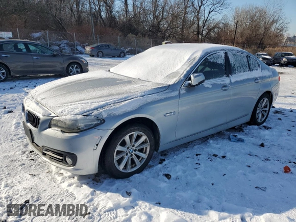 2015 BMW 5 Series 528i xDrive with VIN WBA5A7C51FD622060, listed as a Copart auction lot 42130055 with 86,552 mi miles and Clean title. Bid and sale history available at DreamBid. Image 1.
