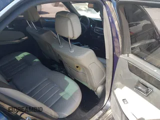 2010 Mercedes-Benz E-Class E 550 Luxury with VIN WDDHF9AB5AA143775, listed as a IAAI auction lot 41980967 with 1 mi miles. Bid and sale history available at carsss.com. Image 8.