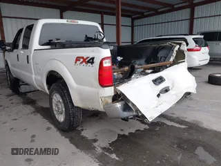 2015 Ford F-250 Lariat with VIN 1FT7W2B62FED25206, listed as a IAAI auction lot 42633364 with 199,283 mi miles and . Bid and sale history available at DreamBid. Image 18.