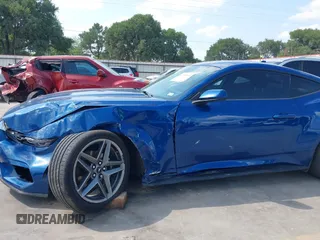 2024 Ford Mustang EcoBoost с VIN 1FA6P8TH0R5142067, выставлен на аукционе IAAI как лот 42338104 с пробегом 7 179 миль миль и . История ставок и продаж доступна на DreamBid. Изображение 6.