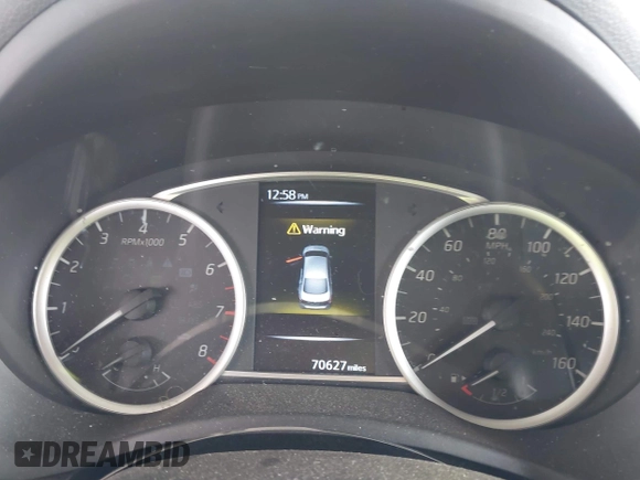 2018 Nissan Sentra S with VIN 3N1AB7AP6JY261050, listed as a IAAI auction lot 41910814 with 70,627 mi miles. Bid and sale history available at carsss.com. Image 7.
