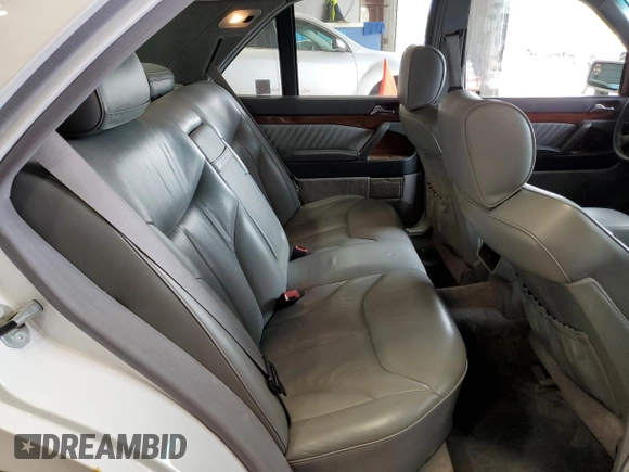 1992 Mercedes-Benz S 320 z VIN WDBGA32E4NA019320, wystawiony jako Copart lot #55062305 z przebiegiem 163 212 mil mil oraz Szkoda całkowita • Salvage title. Historia ofert i sprzedaży dostępna na DreamBid. Obrazek 10.